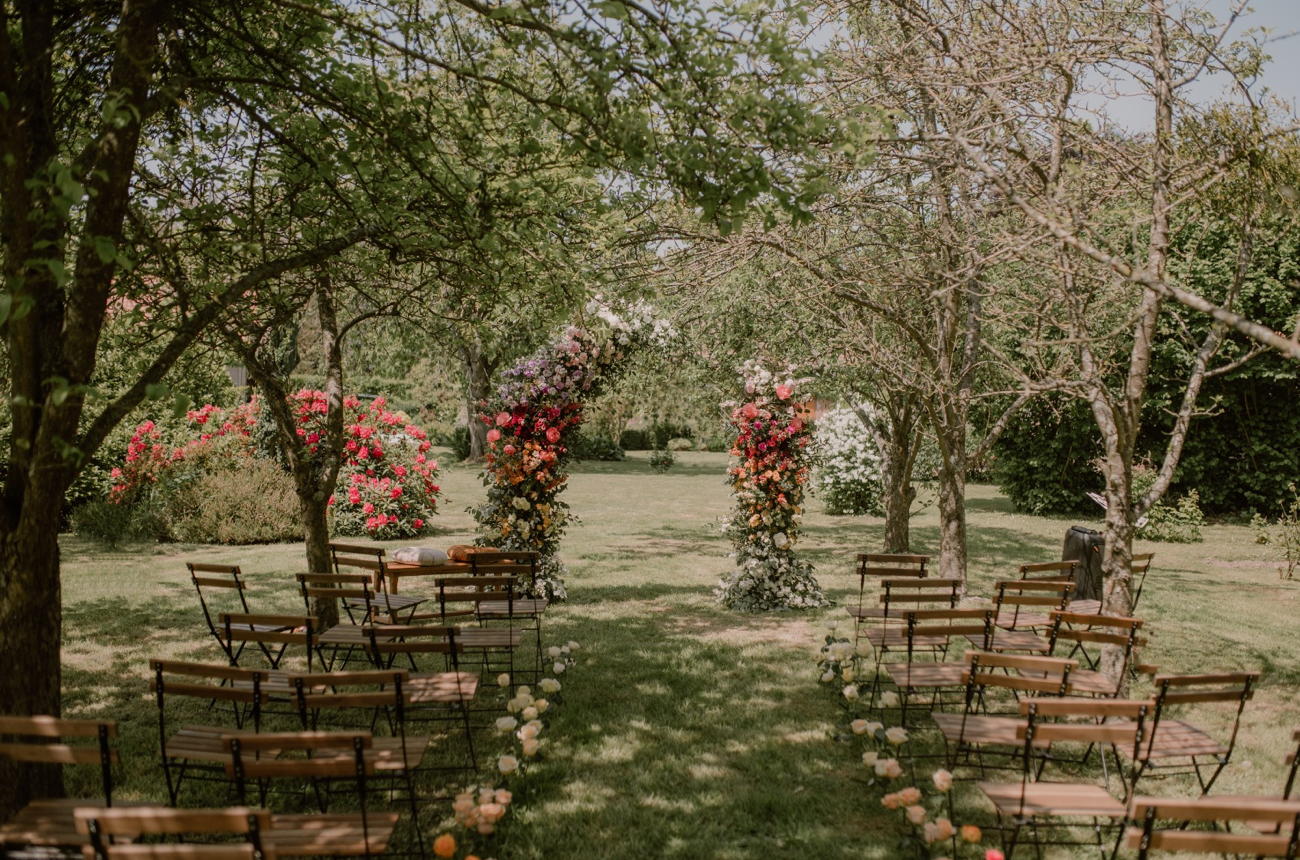 Colorful wedding ceremony - Petite Fleur Nantes